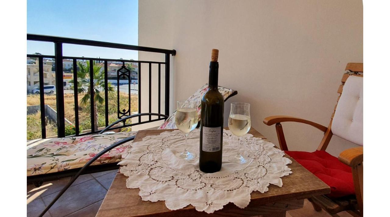 Petras Cozy Nest, 1-Bedroom Apt., Paphos-Universal Bagian luar foto